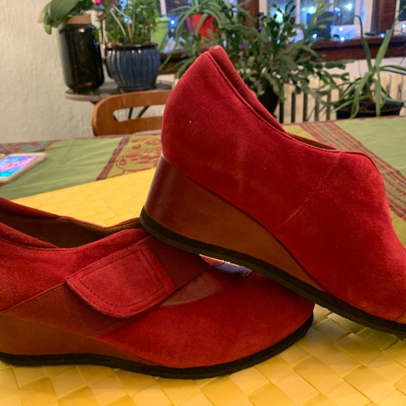 Earthies Red Suede Ankle Boots - Picture 4 of 5